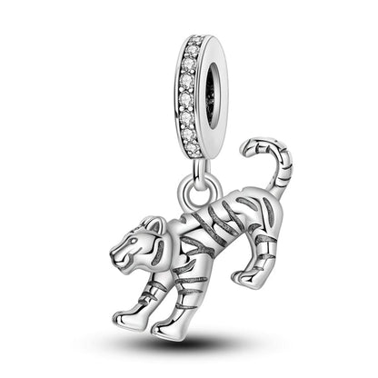 Charm colgante de tigre rayado