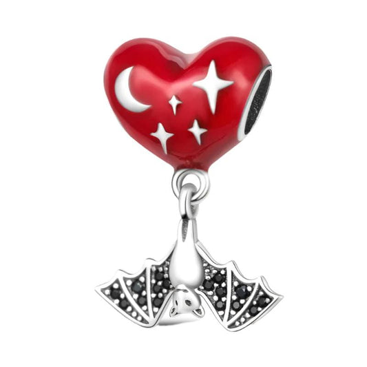 Charm colgante de murciélago y corazón rojo