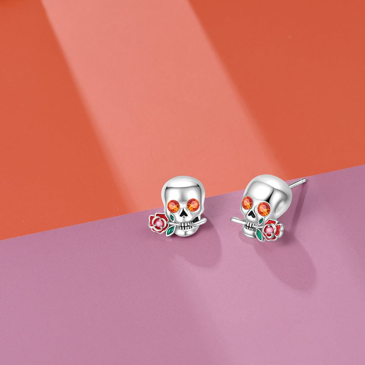 Skull & Rose Crystal fülbevaló zománcozott díszítéssel