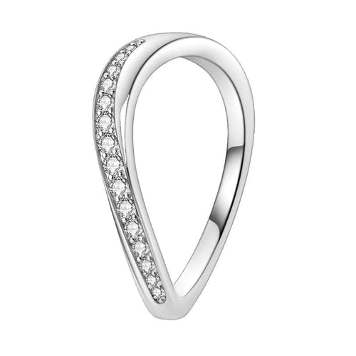 Anspruchsvoller Ring aus Sterlingsilber mit tropfenförmigem Kristallakzent